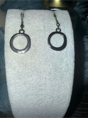 10 pair of assorted earrings for one price never worn